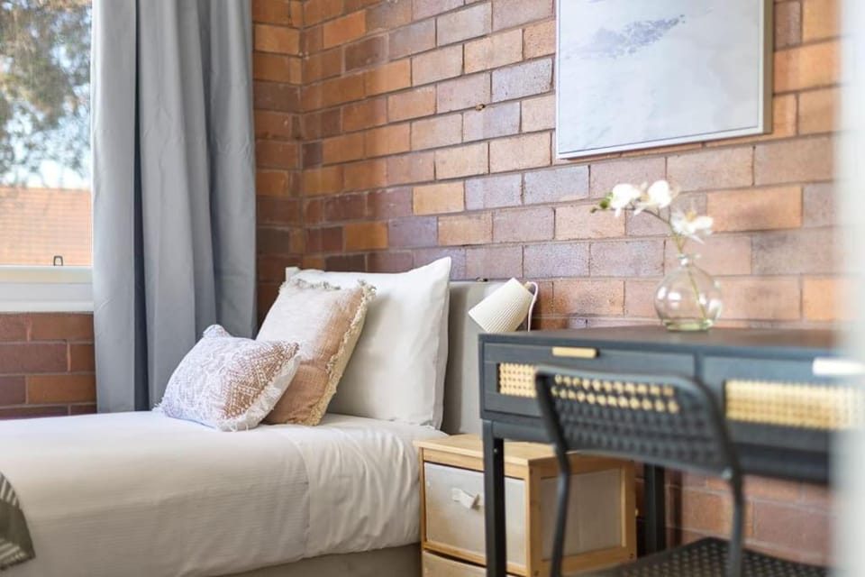 Comfort Single Room - Private - Prime Spot in Hurstville Bed and Breakfast in Sydney