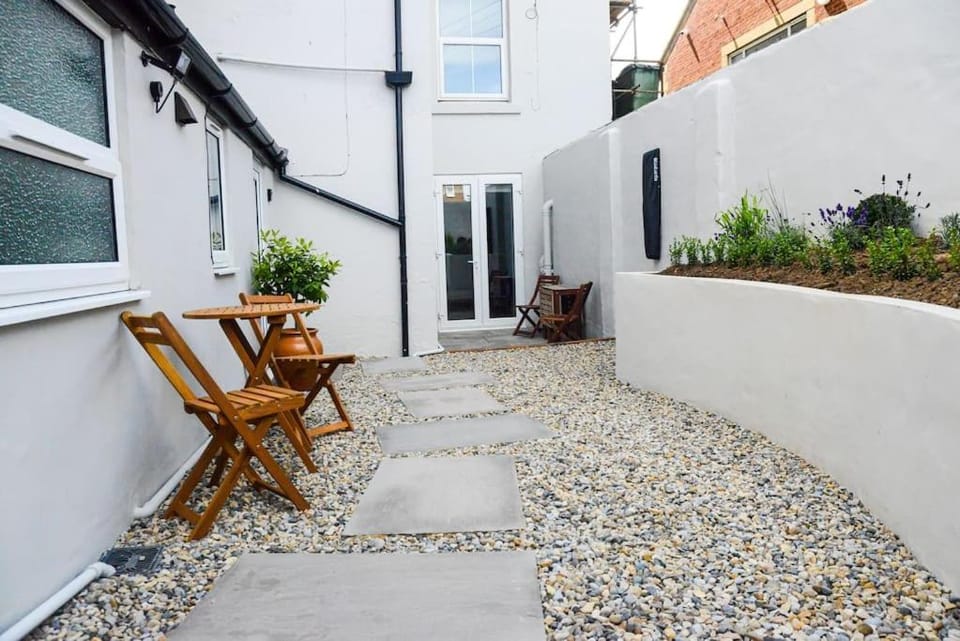 Patio, Garden, Balcony/Terrace