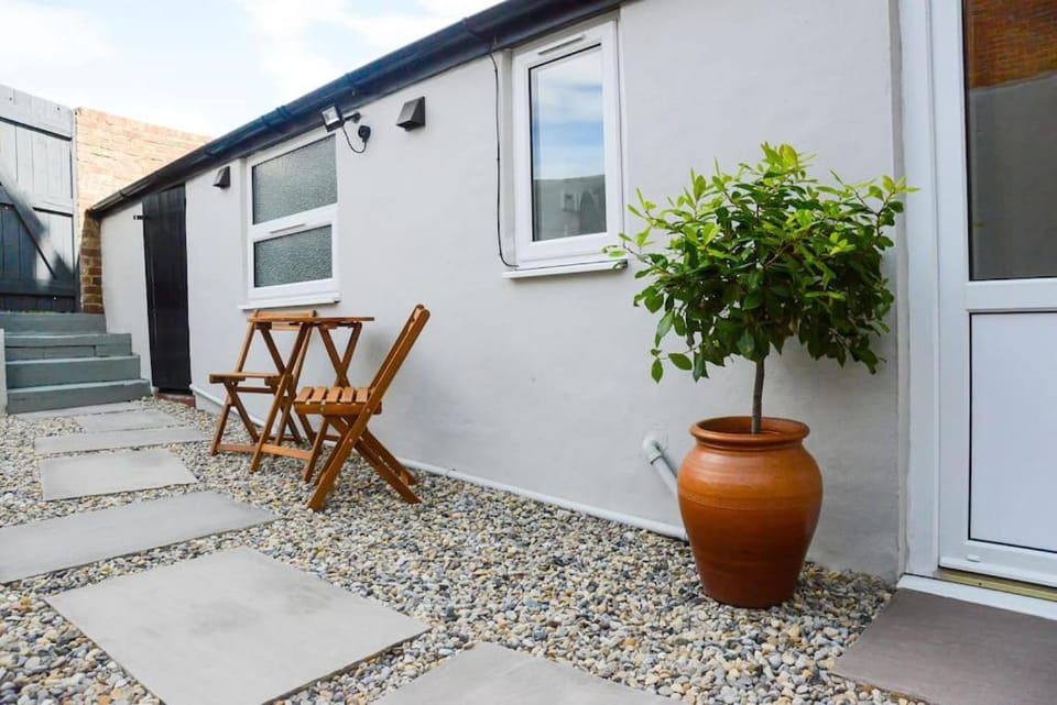Patio, Garden, Balcony/Terrace