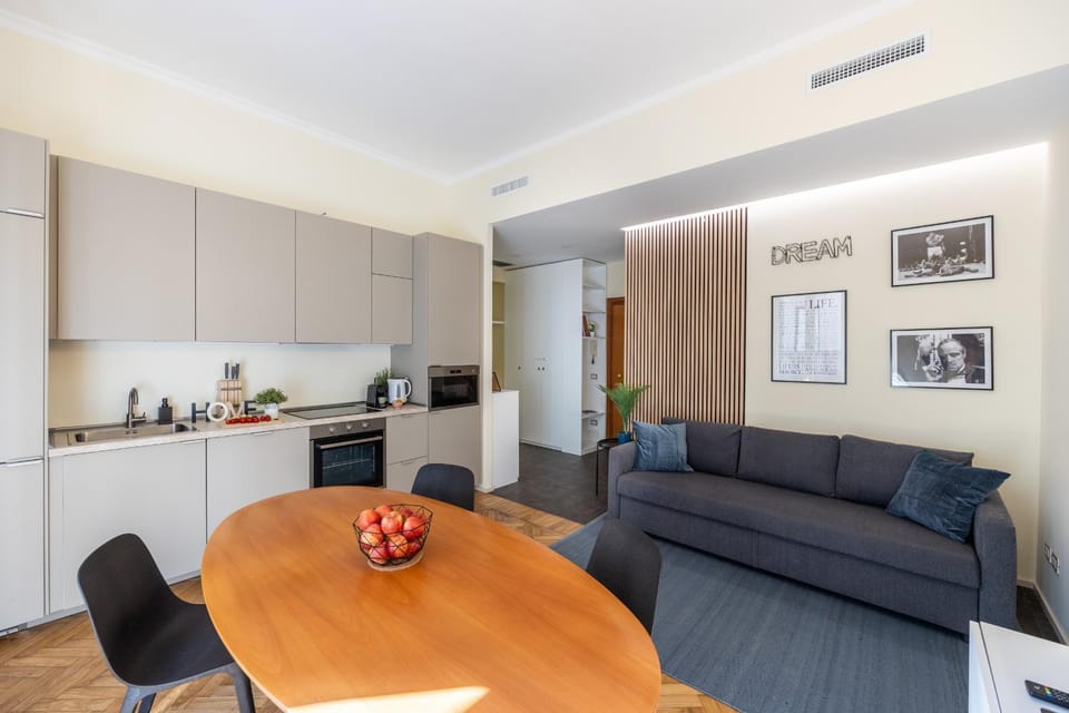 Communal lounge/ TV room, Food and drinks, Dining area, kitchen