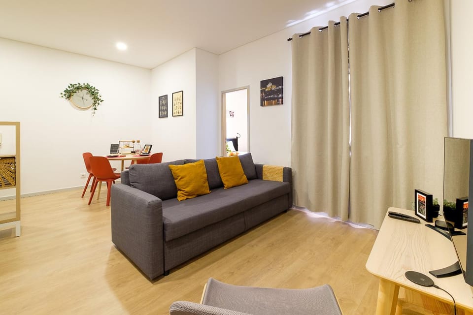 TV and multimedia, Living room, Dining area