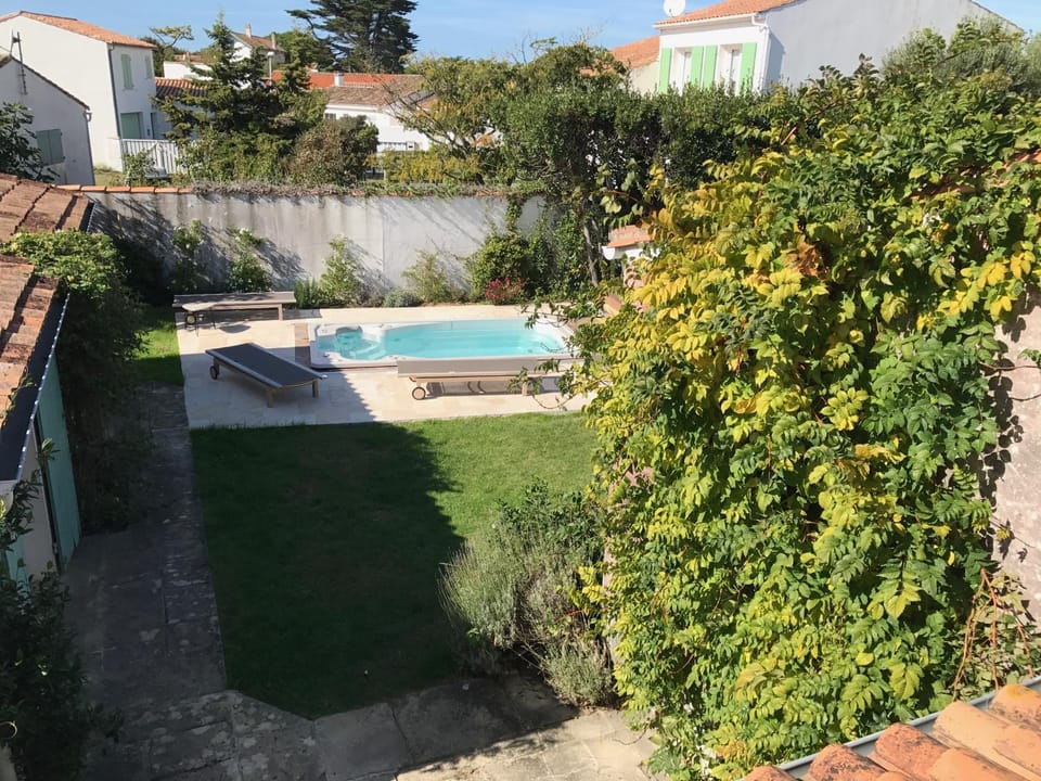 Beautiful villa 4BR with jacuzzi near the beach Villa in La Couarde-sur-Mer