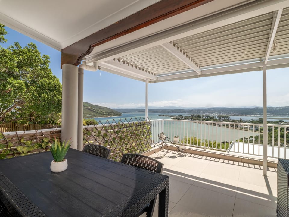 View (from property/room), Dining area, Lake view