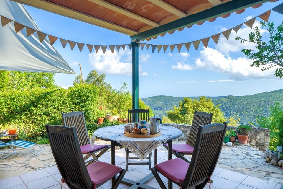 Property building, Balcony/Terrace, Living room