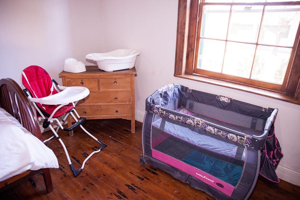 Bedroom, cot
