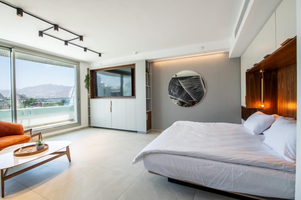 Beach Side-Kings Luxury Sea view Amazing Pool Eilat Apartment in Eilat