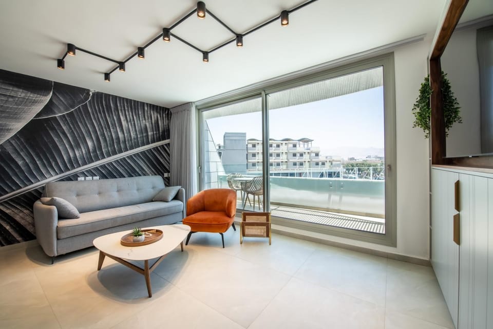 Beach Side-Kings Luxury Sea view Amazing Pool Eilat Apartment in Eilat