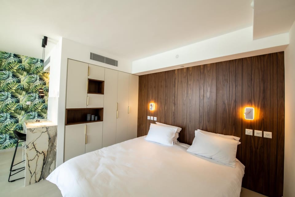 Beach side -Luxury sea View Amazing pool Eilat Apartment in Eilat