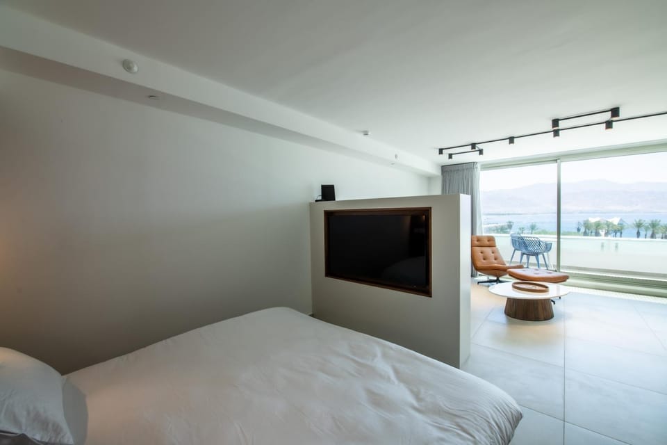 Beach side -Luxury sea View Amazing pool Eilat Apartment in Eilat