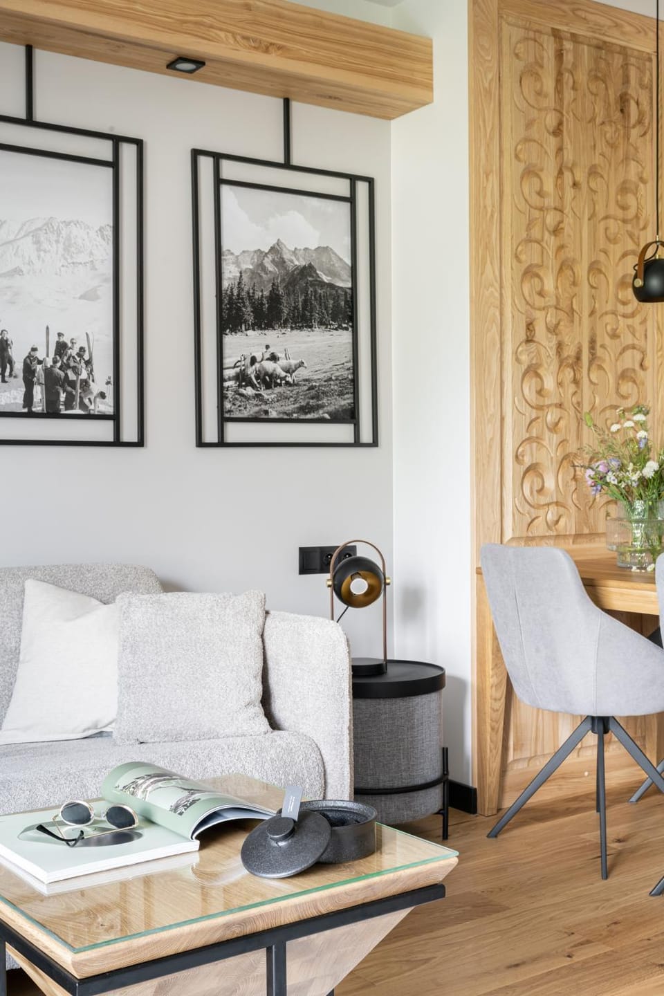 Living room, Seating area