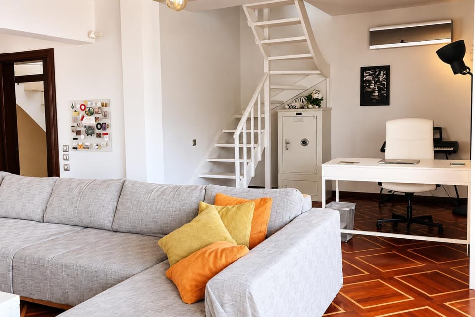 Place of worship, Living room, Seating area