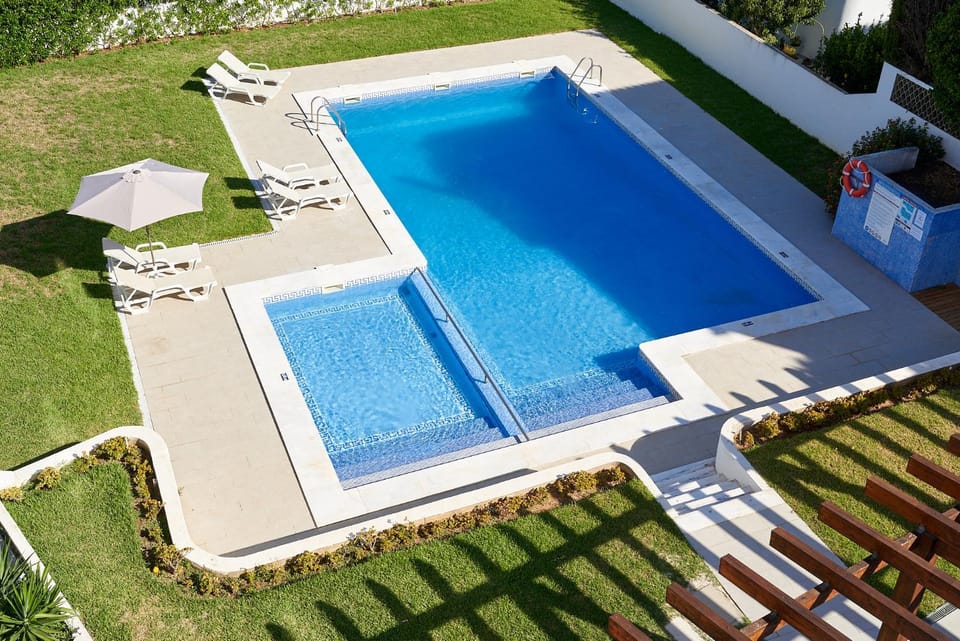 LEGACY SUITES & APARTMENTS ALBUFEIRA AL - No Groups Apartment in Albufeira