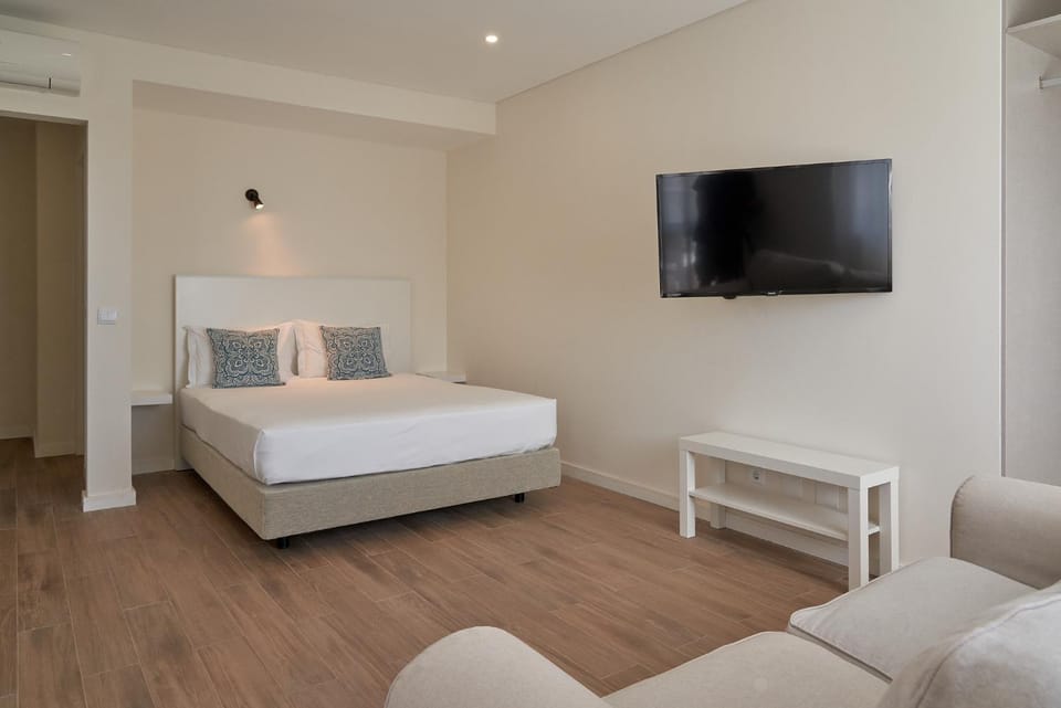 Communal lounge/ TV room, Bed, TV and multimedia, Photo of the whole room