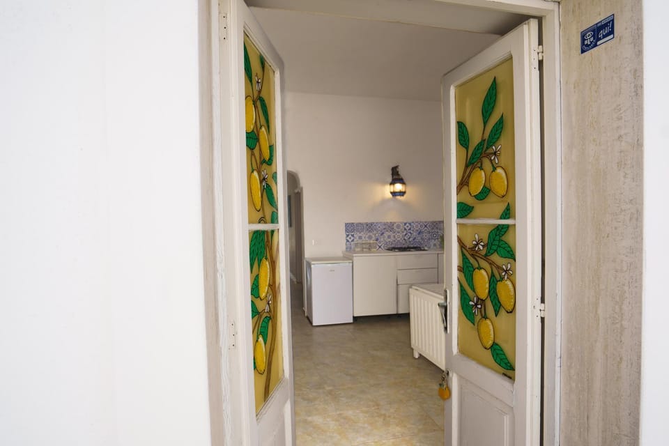 Facade/entrance, Kitchen or kitchenette, Seating area