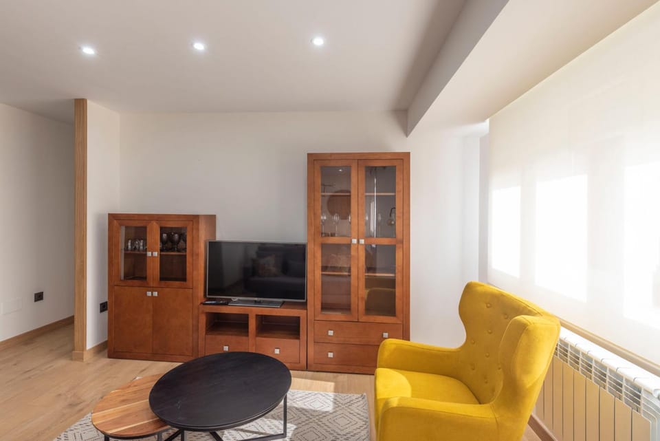 Communal lounge/ TV room, TV and multimedia, Living room, Seating area