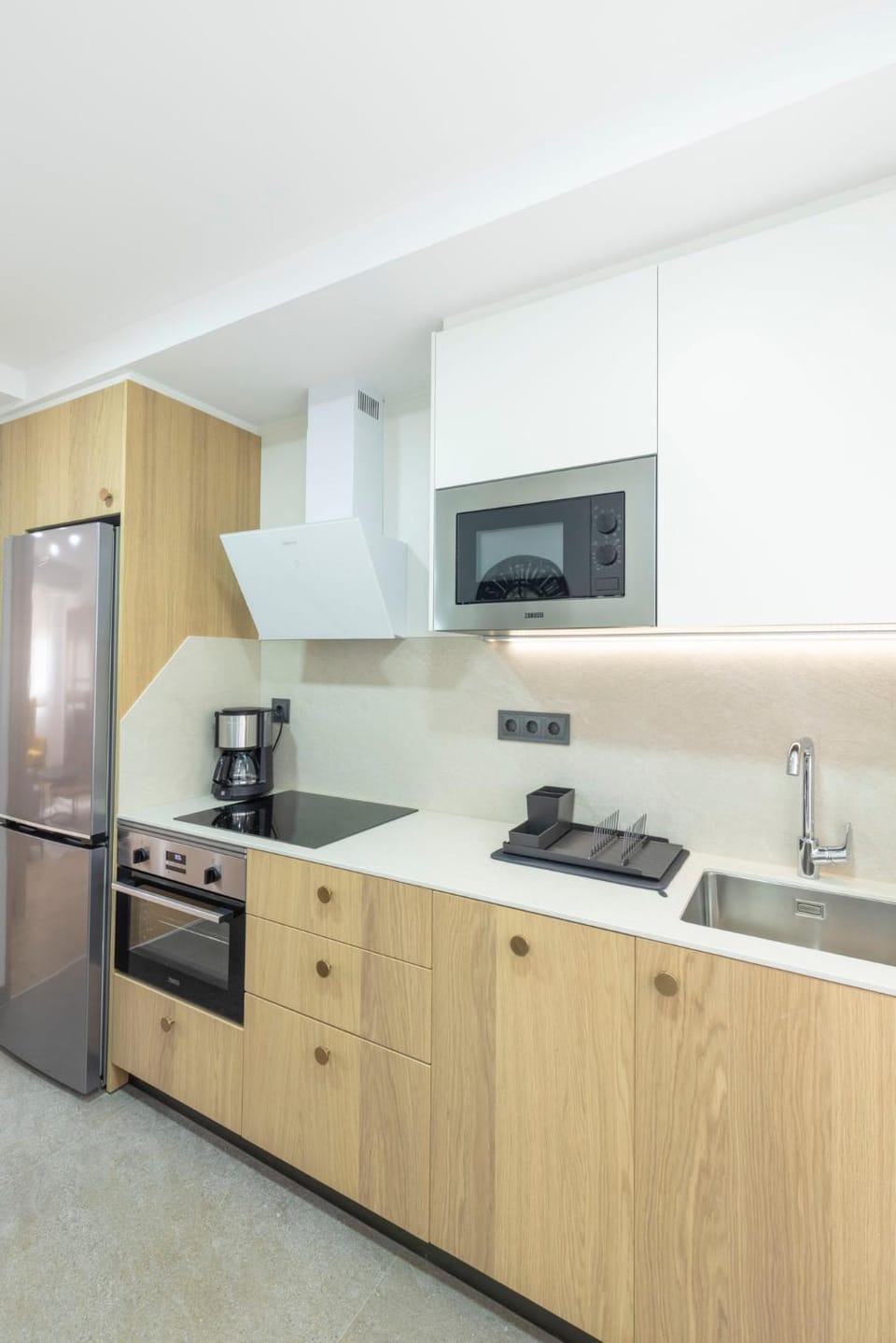Coffee/tea facilities, Kitchen or kitchenette, dishwasher, minibar, stove