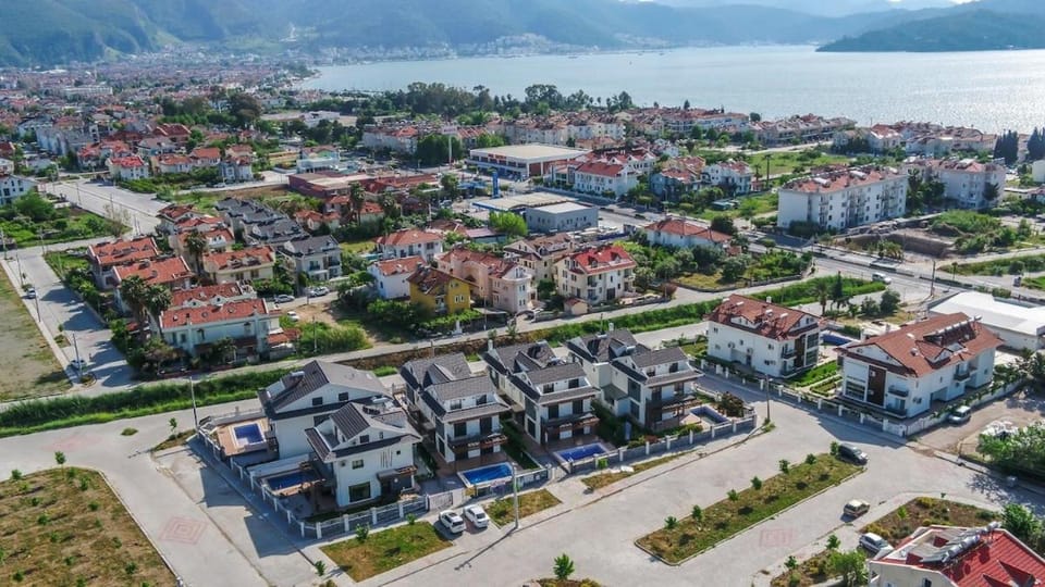 Merkezde Muhteşem Havuzlu Villa Villa in Fethiye
