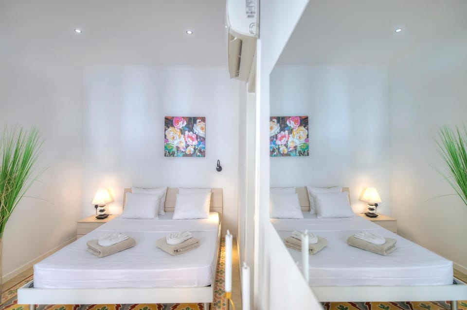 Charming 2 bedroom townhouse, internal yard JDES1-1 Apartment in Sliema