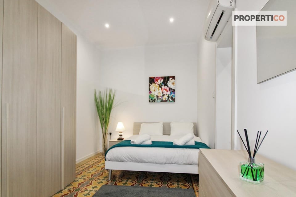 Charming 2 bedroom townhouse, internal yard JDES1-1 Apartment in Sliema