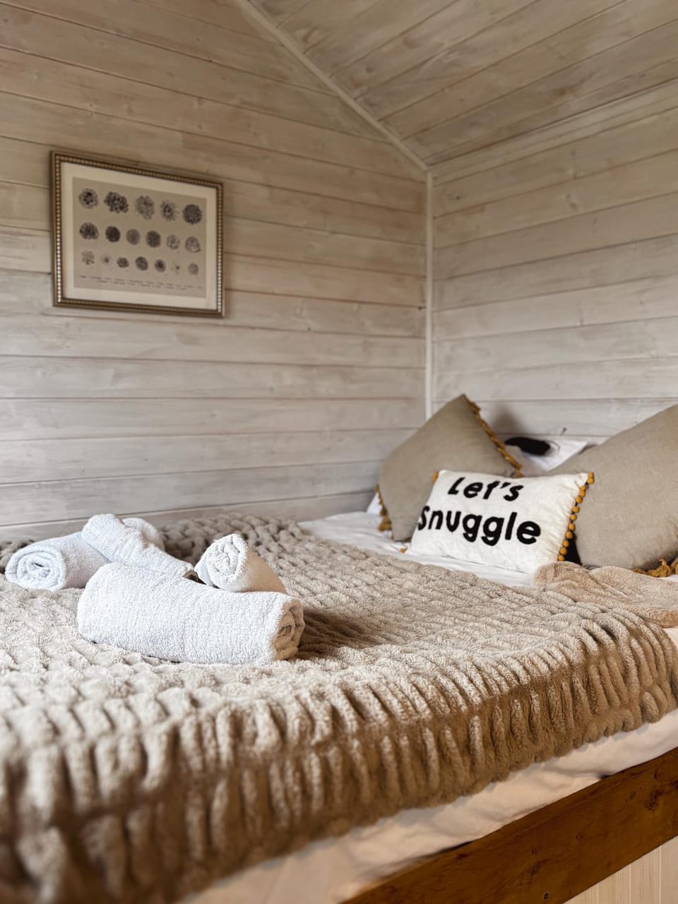 'Swan' Lakeview Lodge Apartment in Wychavon District