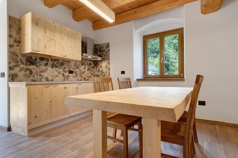 Property building, Kitchen or kitchenette, Living room