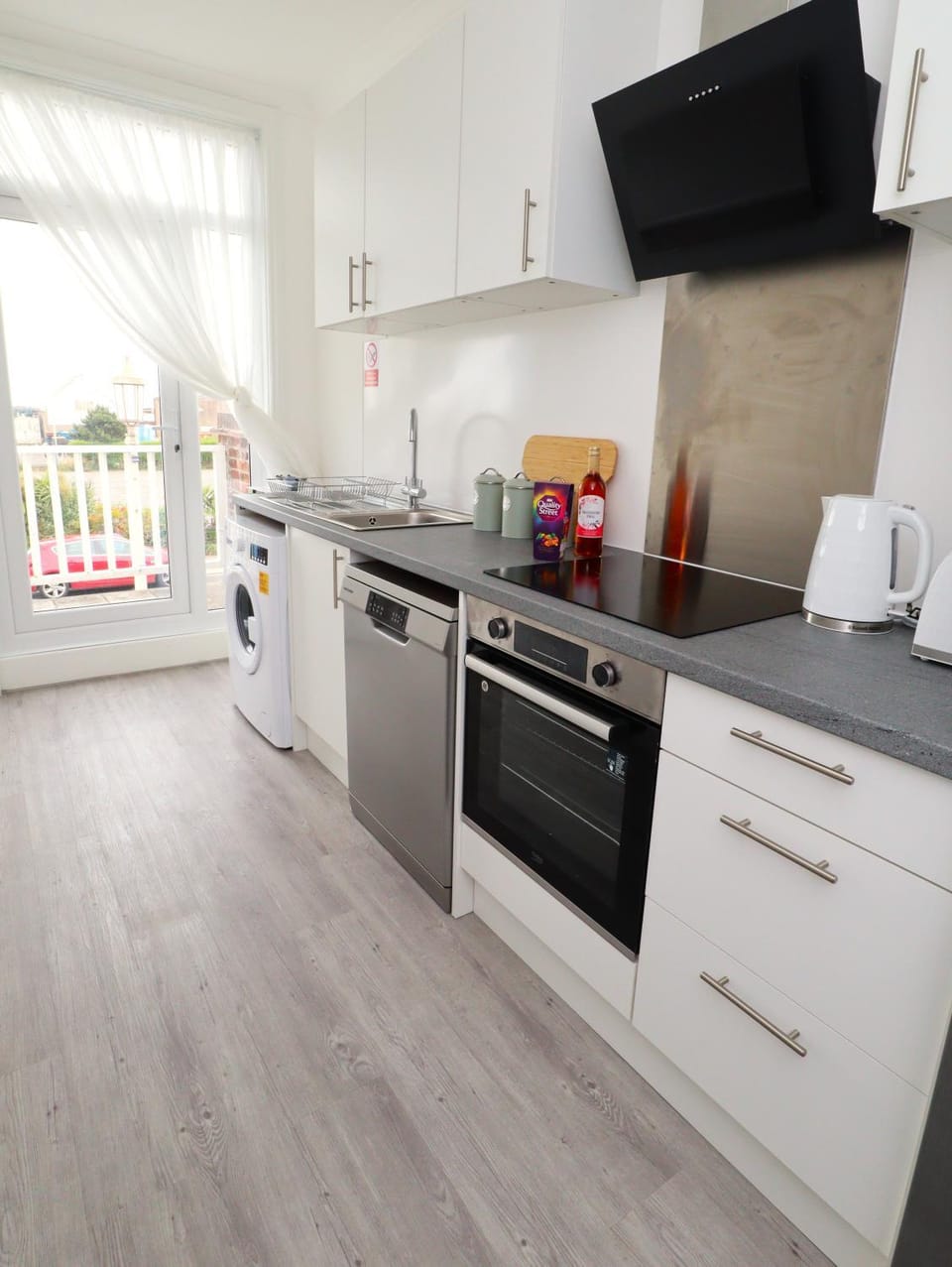 Seafront House with balcony Apartment in Eastbourne