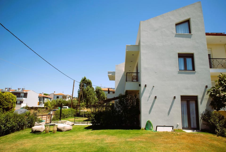 Property building, Garden, Garden view