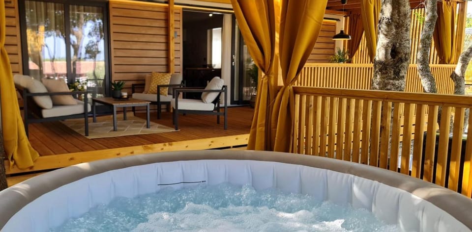 Hot Tub, Hot Tub, View (from property/room), Balcony/Terrace, Seating area