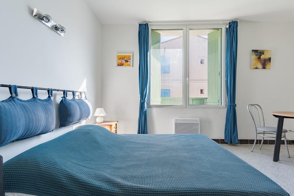 Property building, Living room, Bedroom