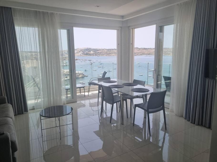 Sea front Apartment Apartment in Saint Paul's Bay
