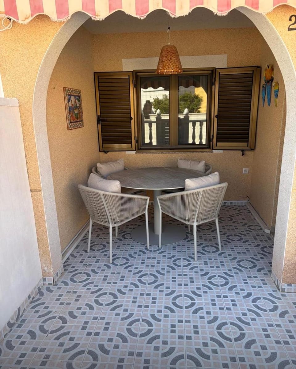 Cozy Romeo Apartment in Mil Palmeras