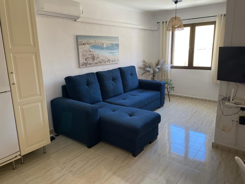 Cozy Romeo Apartment in Mil Palmeras