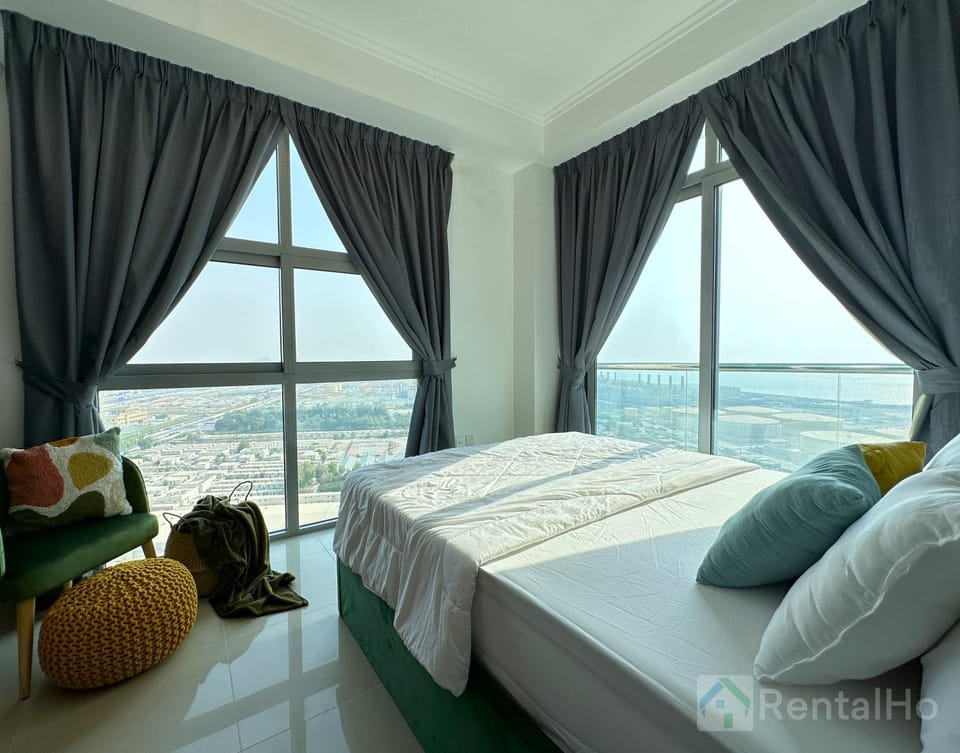 Luxury Stop w/ BoHo Design & Sea View in Marina Apartment in Dubai