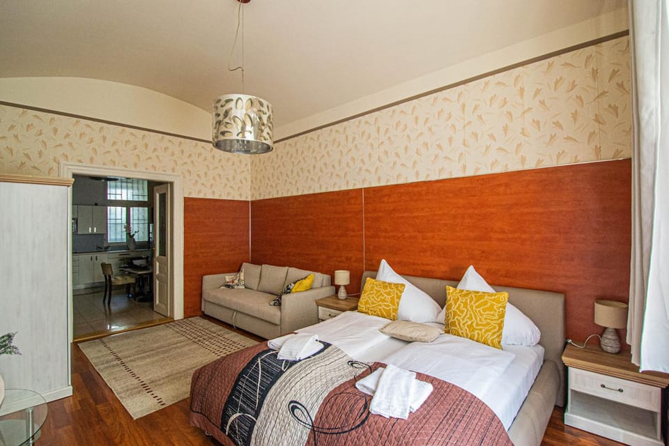 Bed, Living room, Photo of the whole room, Seating area, Bedroom, towels, wardrobe