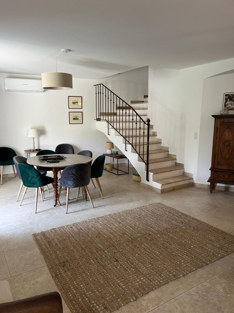 Living room, Seating area, Dining area