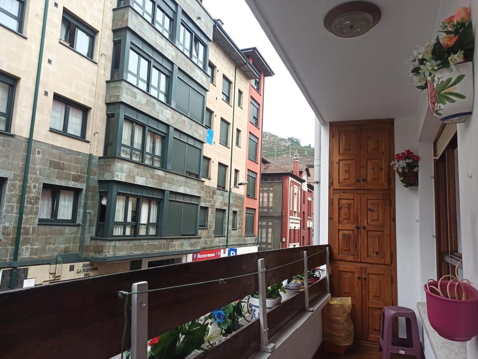 View (from property/room), Balcony/Terrace, City view