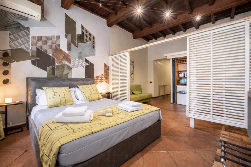 Photo of the whole room, Bedroom, air conditioner