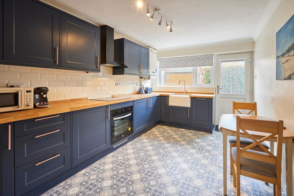 Coffee/tea facilities, Kitchen or kitchenette, Dining area, minibar, pet friendly, stove, toaster