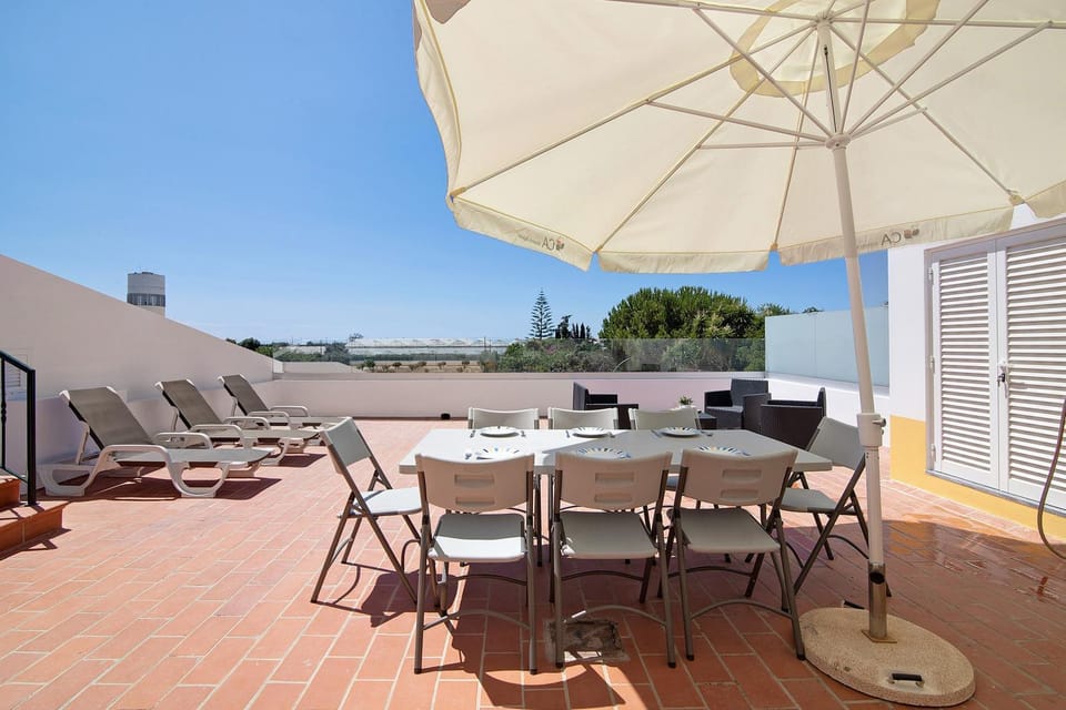Property building, Balcony/Terrace, Living room
