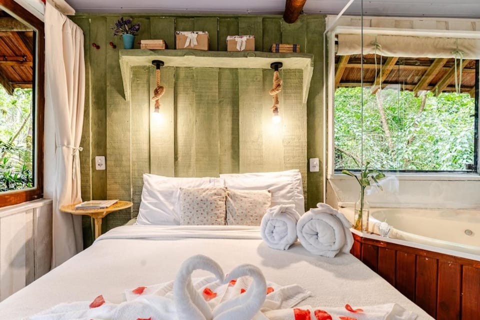 Bed, towels