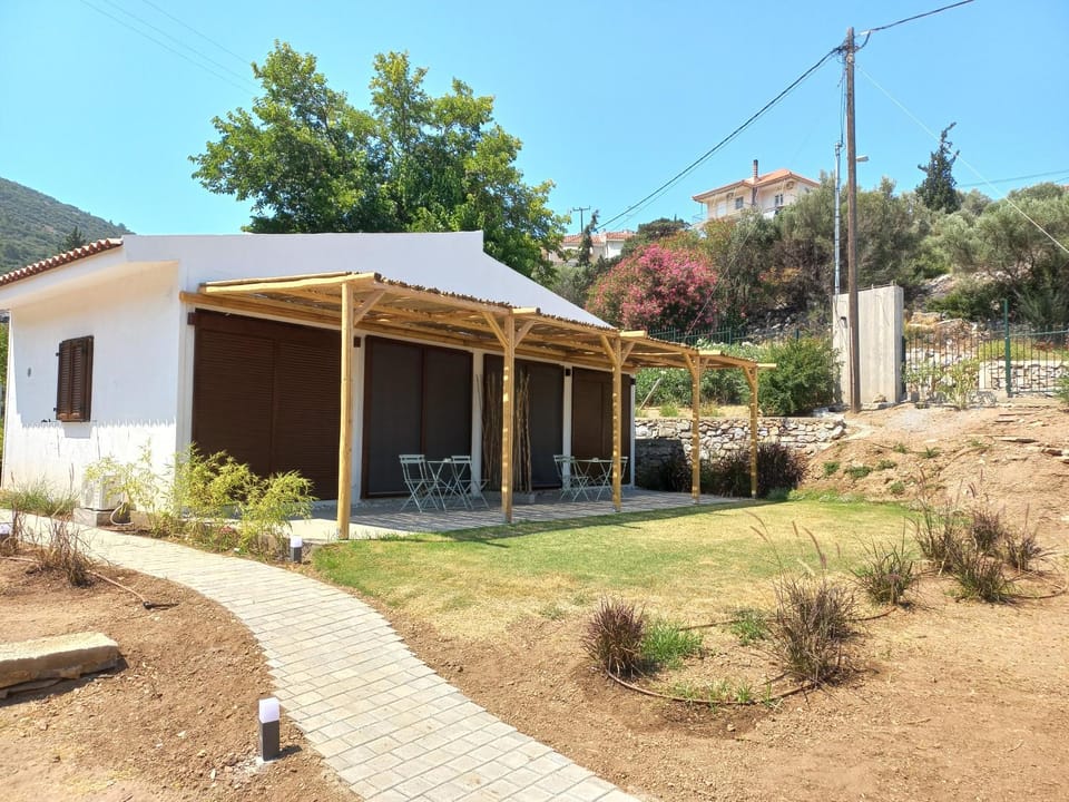 Valia's Beach Studios Apartment in Samos, Greece