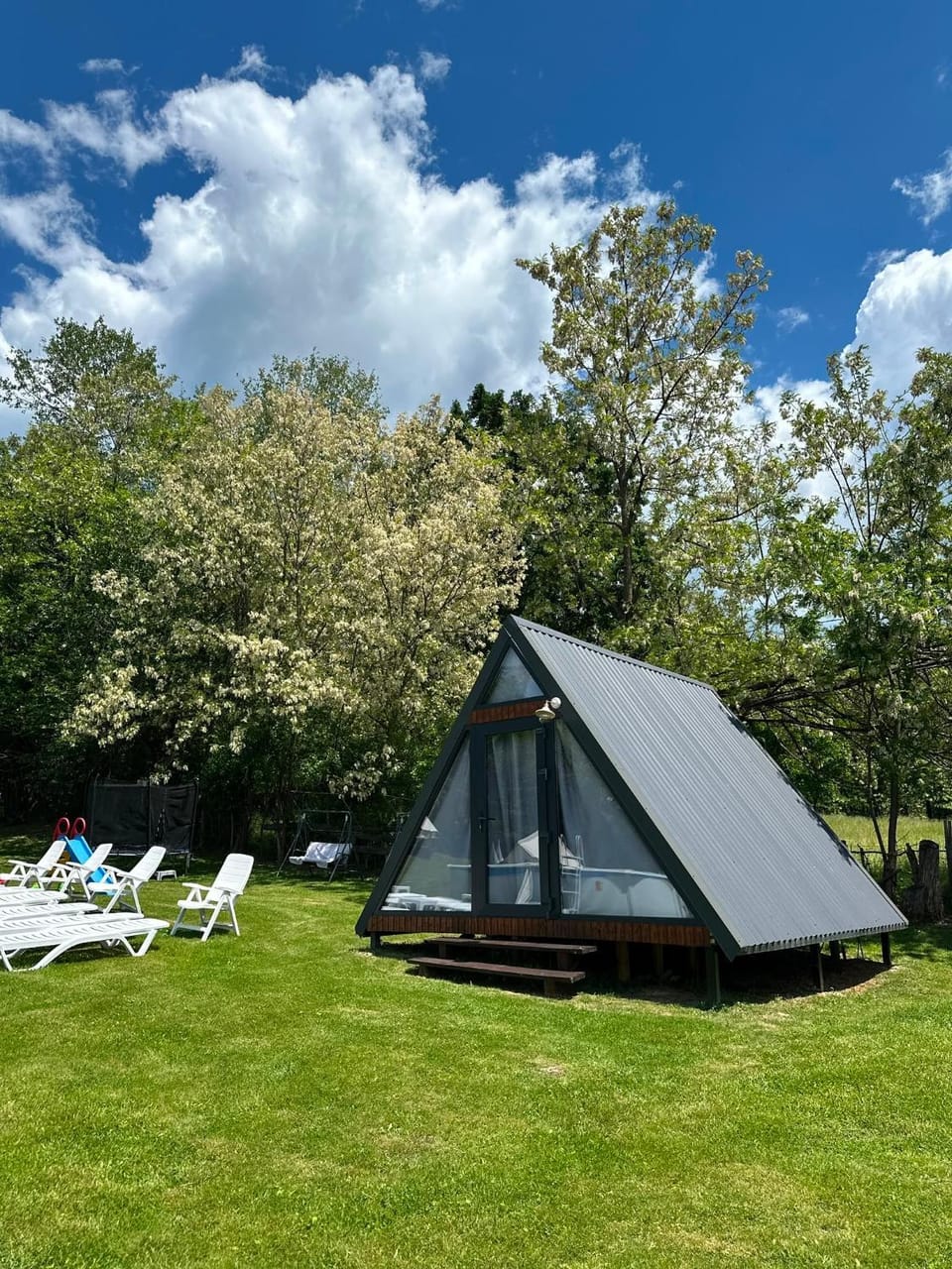 STORY GLAMPING POLOVRAGI Luxury tent in Romania
