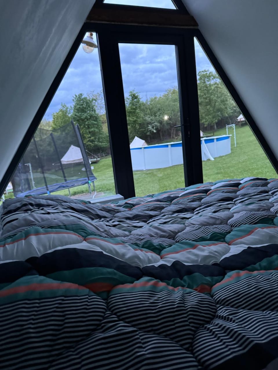 STORY GLAMPING POLOVRAGI Luxury tent in Romania