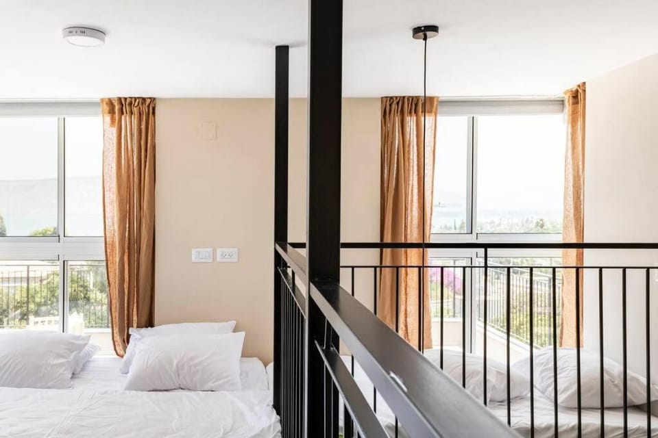 Earth & Heavens Apartment in North District