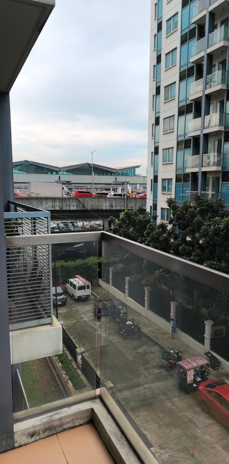 One Palm and Two Palm Tree Villas Apartment hotel in Pasay