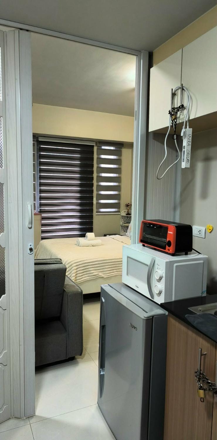 One Palm and Two Palm Tree Villas Apartment hotel in Pasay