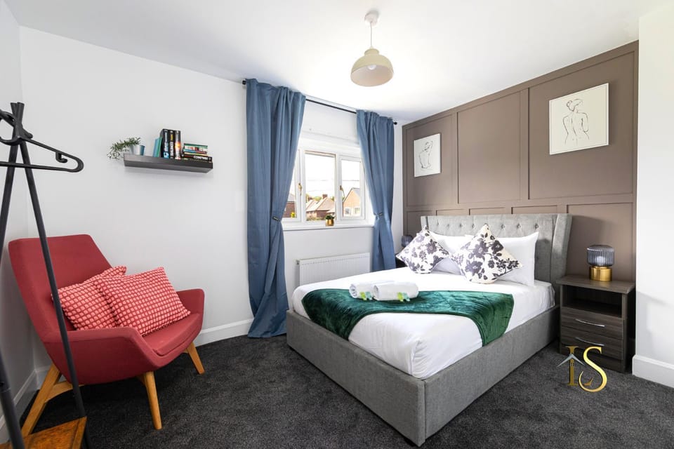Bed, Photo of the whole room, Bedroom