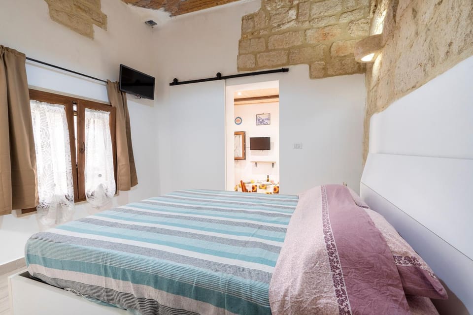 Property building, Living room, Bedroom