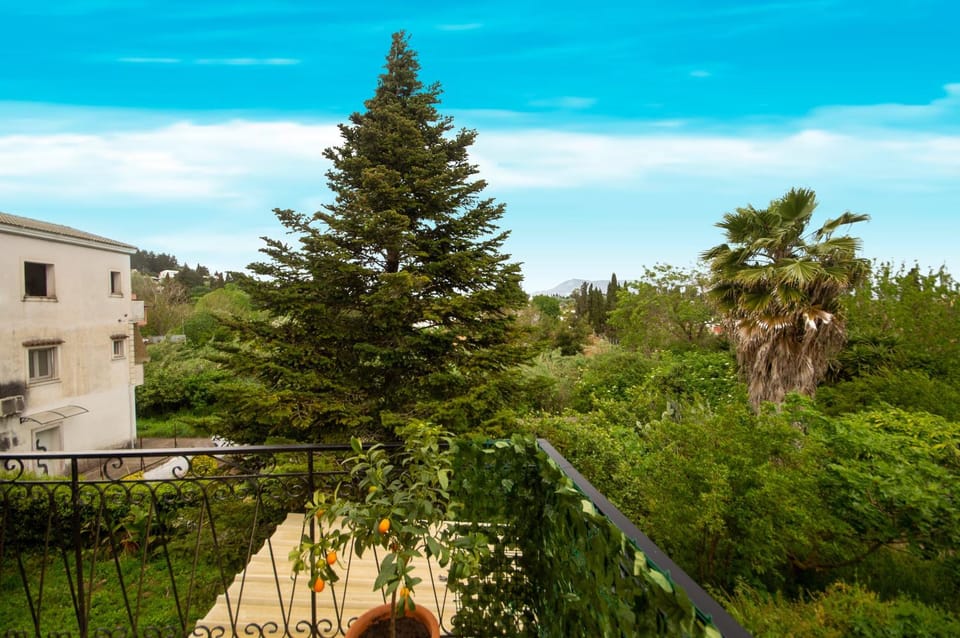 Natural landscape, Balcony/Terrace, Garden view