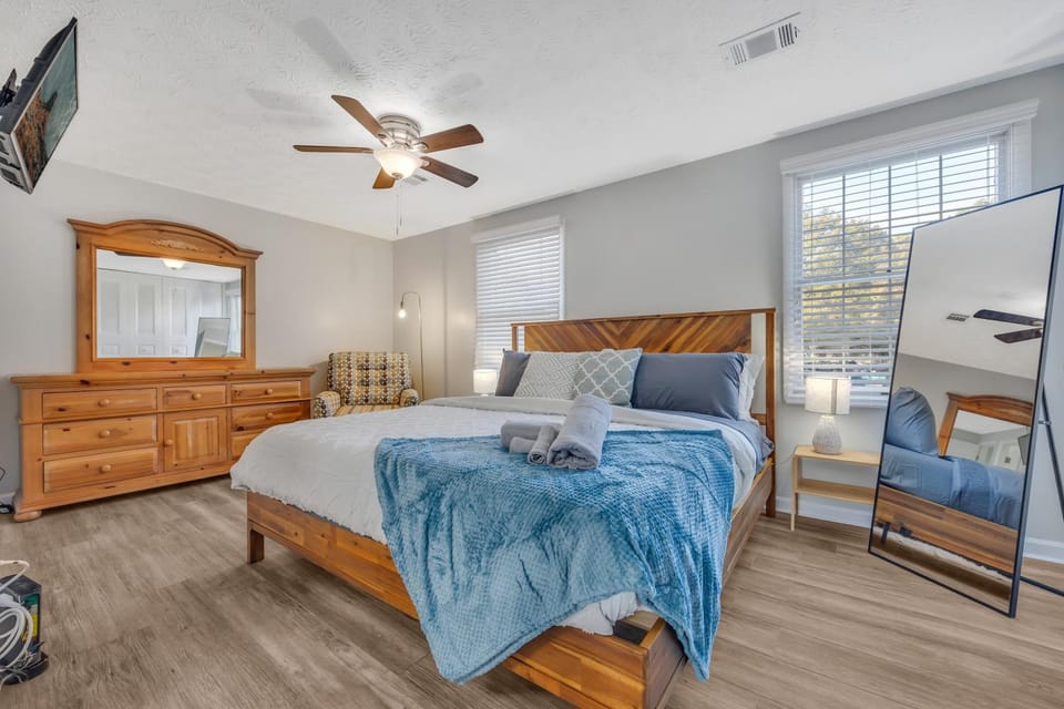 Bed, Bedroom